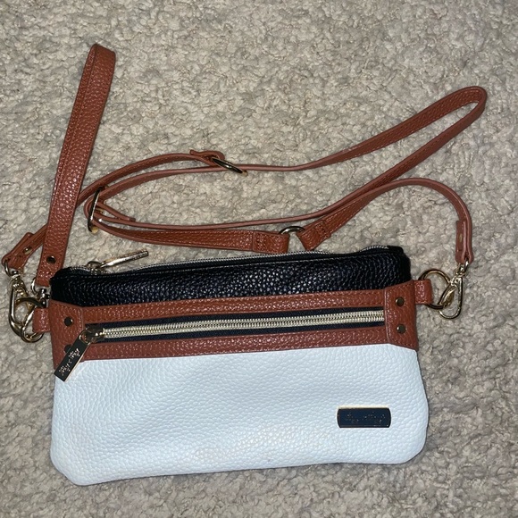 Itzy Ritzy Boss Pouch - Picture 5 of 5